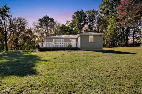 43575 Cream Ridge Rd, Lisbon, OH 44432