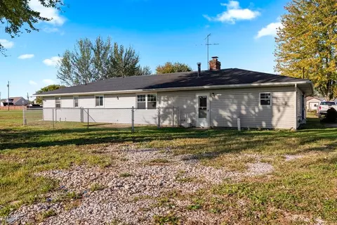 Exterior - 19045 Whitehead Rd, Lagrange, OH 44050 photo 4 of 5