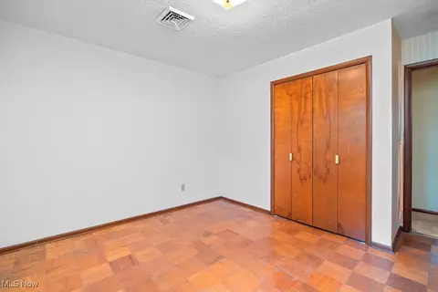 Bedroom - 19045 Whitehead Rd, Lagrange, OH 44050 photo 2 of 11