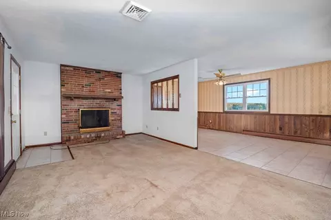 Living - 19045 Whitehead Rd, Lagrange, OH 44050 photo 4 of 4