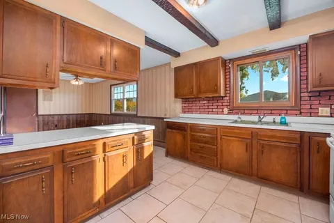 Kitchen - 19045 Whitehead Rd, Lagrange, OH 44050 photo 4 of 4