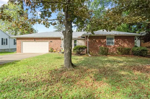 561 E School St, Kent, OH 44240