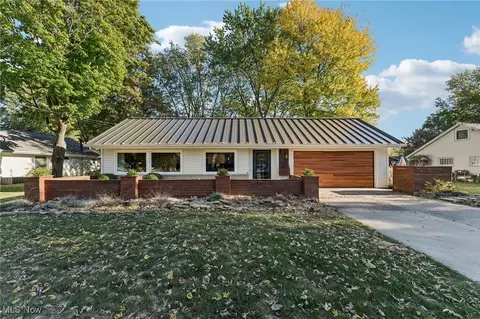 8797 Westlawn Blvd, Olmsted Falls, OH 44138