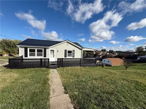 131 Owings St, Weirton, WV 26062