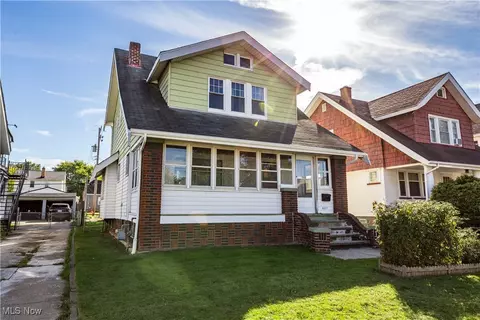 6211 Luelda Ave, Parma, OH 44129
