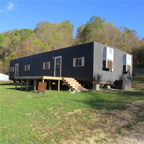 1054 Bergholz Rd SE, Bergholz, OH 43908