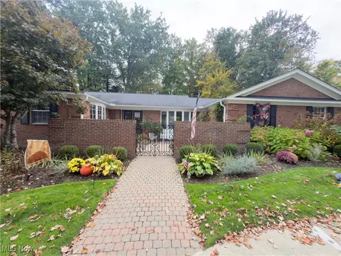 6848 Deepwood Ln, Mayfield Village, OH 44143