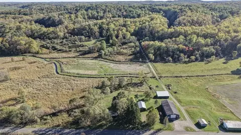 6056 Johnstown Rd NE, Mineral City, OH 44656
