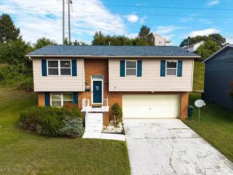911 20th St, Vienna, WV 26105