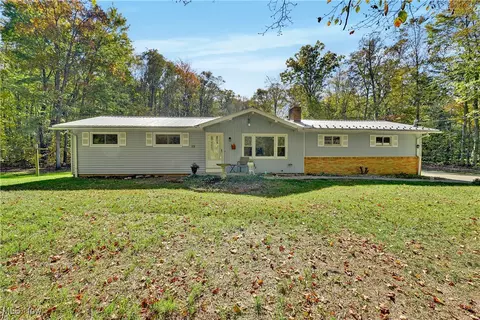 14705 Hubbard Rd, Burton, OH 44021