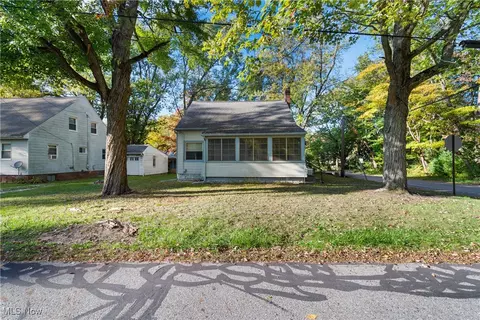 1985 Walton Rd, Kent, OH 44240