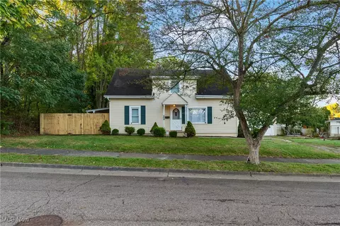 2948 Trenton Rd, Akron, OH 44312