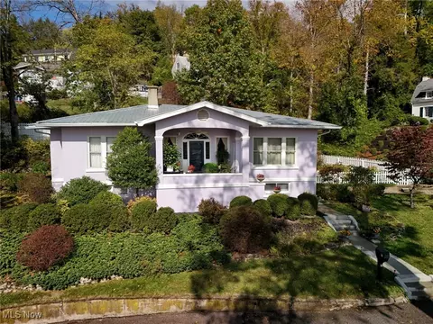 7 Arlington Dr, Wheeling, WV 26003