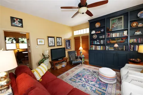 Living - 7 Arlington Dr, Wheeling, WV 26003 photo 2 of 5