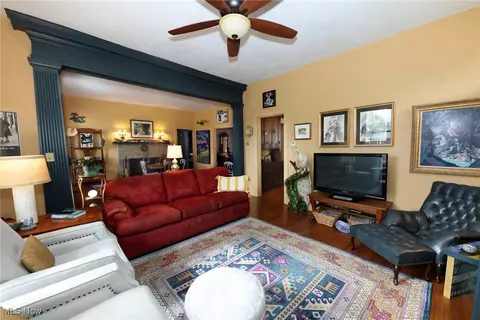 Living - 7 Arlington Dr, Wheeling, WV 26003 photo 3 of 5