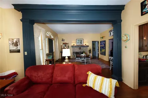 Living - 7 Arlington Dr, Wheeling, WV 26003 photo 5 of 5