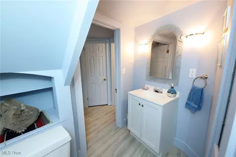 Bath - 7 Arlington Dr, Wheeling, WV 26003 photo 5 of 5
