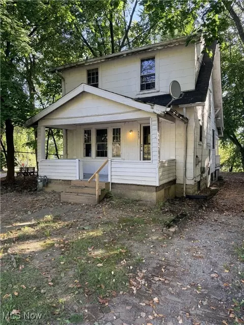 553 Whitney Ave, Akron, OH 44306