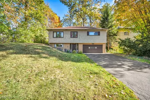 4056 Meadowbrook Blvd, University Heights, OH 44118