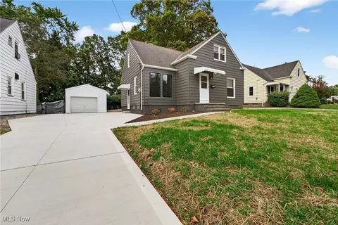 1415 Lorimer Rd, Parma, OH 44134