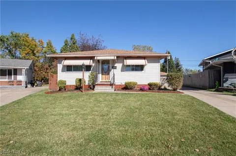 4325 Moonglow Ln, Cleveland, OH 44109