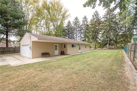 Exterior - 706 S Abbe Rd N, Elyria, OH 44035 photo 2 of 8