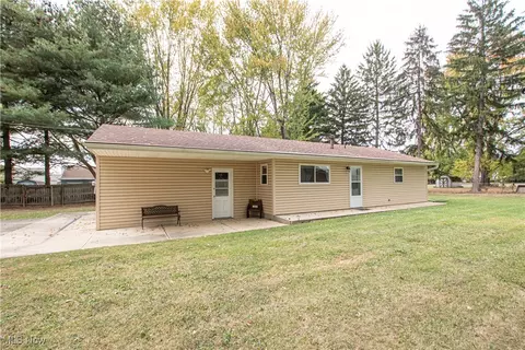 Exterior - 706 S Abbe Rd N, Elyria, OH 44035 photo 6 of 8