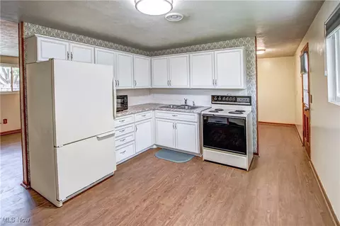 Kitchen - 706 S Abbe Rd N, Elyria, OH 44035 photo 1 of 3