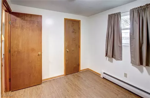 Bedroom - 706 S Abbe Rd N, Elyria, OH 44035 photo 5 of 10
