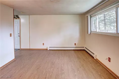 Living - 706 S Abbe Rd N, Elyria, OH 44035 photo 1 of 3
