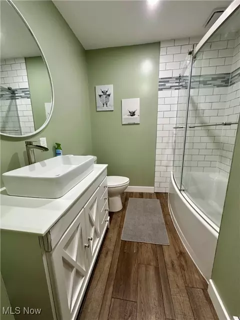 Bath - 31716 Daniel Dr, Willowick, OH 44095 photo 1 of 2