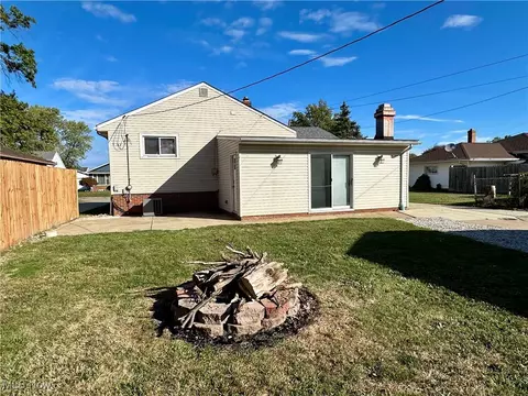 Exterior - 31716 Daniel Dr, Willowick, OH 44095 photo 5 of 5