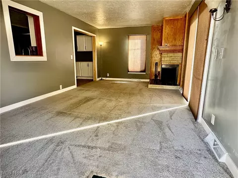 Living - 31716 Daniel Dr, Willowick, OH 44095 photo 4 of 5