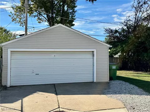 Exterior - 31716 Daniel Dr, Willowick, OH 44095 photo 2 of 5