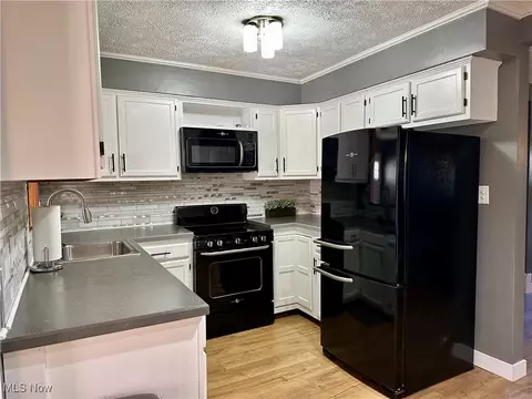 Kitchen - 31716 Daniel Dr, Willowick, OH 44095 photo 1 of 1