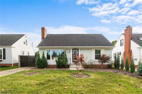 16347 Craigmere Dr, Middleburg Heights, OH 44130