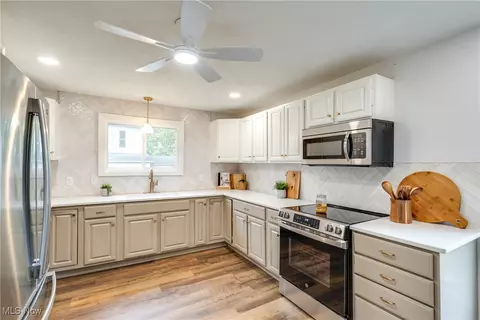 Kitchen - 206 E Main St, Dalton, OH 44618 photo 2 of 4