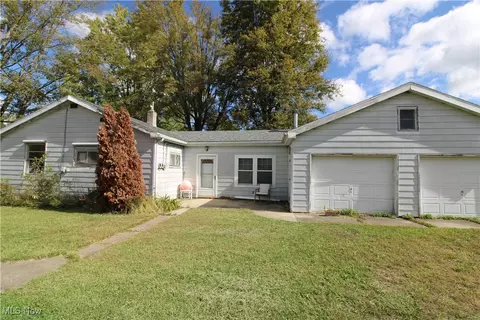 5084 N Fremont Rd, Port Clinton, OH 43452