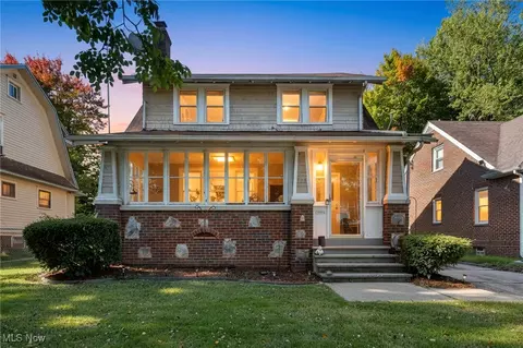 888 Greenwood Ave, Akron, OH 44320