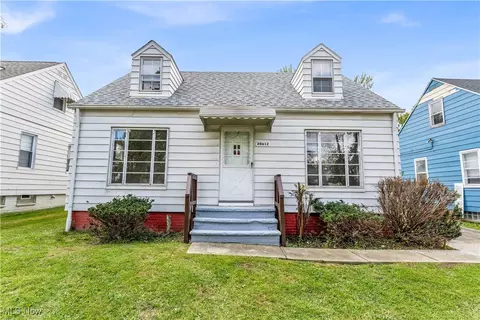 20612 Hansen Rd, Maple Heights, OH 44137