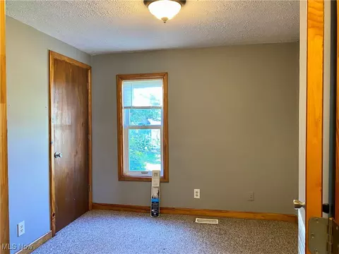 Bedroom - 33 E 8th St, Ashland, OH 44805 photo 1 of 4