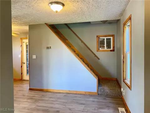 Entry Way - 33 E 8th St, Ashland, OH 44805 photo 2 of 2