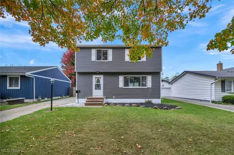 4342 Sky Lane Dr, Cleveland, OH 44109