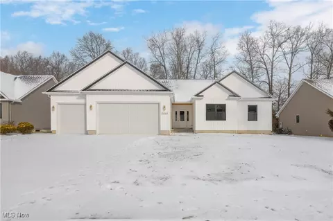 3644 Elizabeth Dr, Vermilion, OH 44089