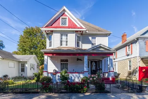 1709 Oak St, Parkersburg, WV 26101