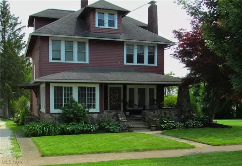 371 Broad St, Wadsworth, OH 44281