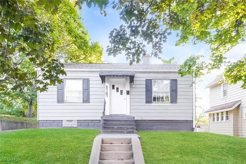 2167 12th St SW, Akron, OH 44314