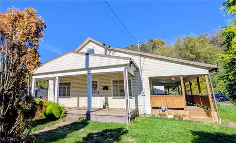 923 Wood St, Wellsville, OH 43968