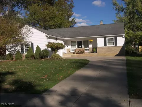 1775 Braeburn Park Dr, Euclid, OH 44117