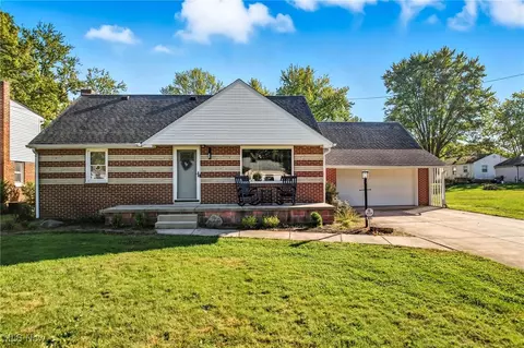421 Glendola Ave NW, Warren, OH 44483